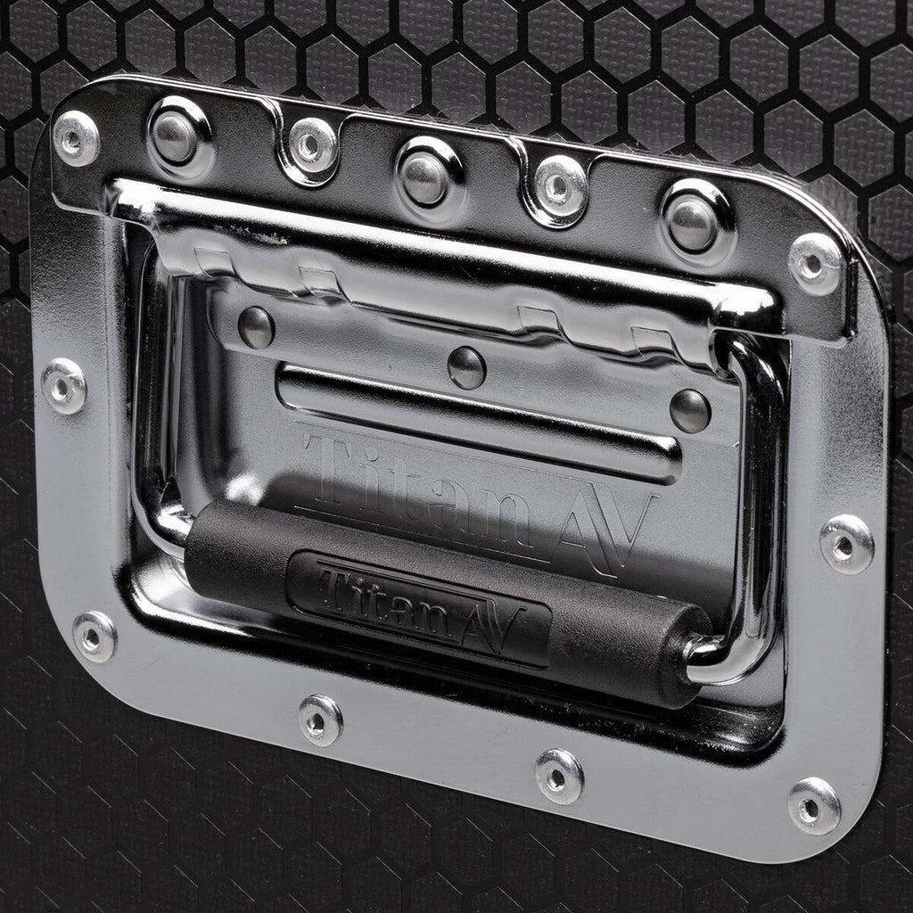 Recessed handles on 12RU Rack Case with Wheels