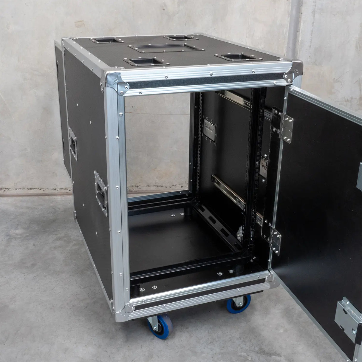 Titan AV 19" 14RU Slam Rack Road Case on Castors, Pro Series